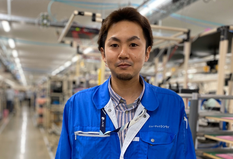 先輩写真からのメッセージと入社の志望動機を紹介しています。