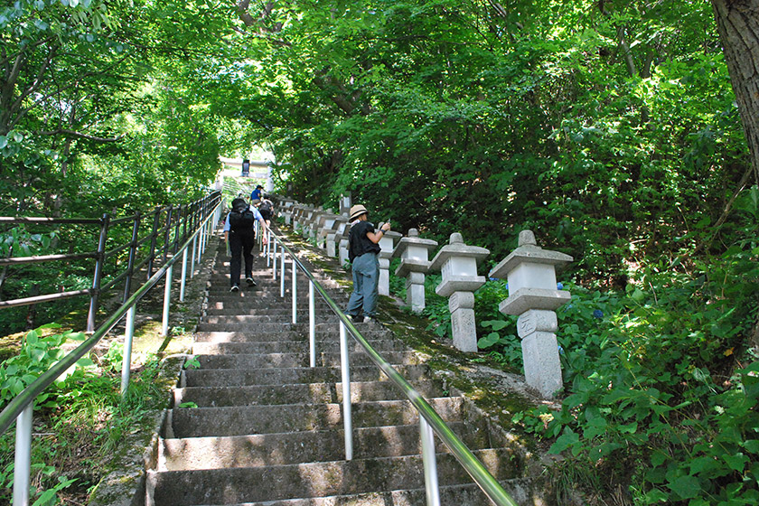 実施内容① 蔵王温泉街での取材と写真撮影 階段撮影