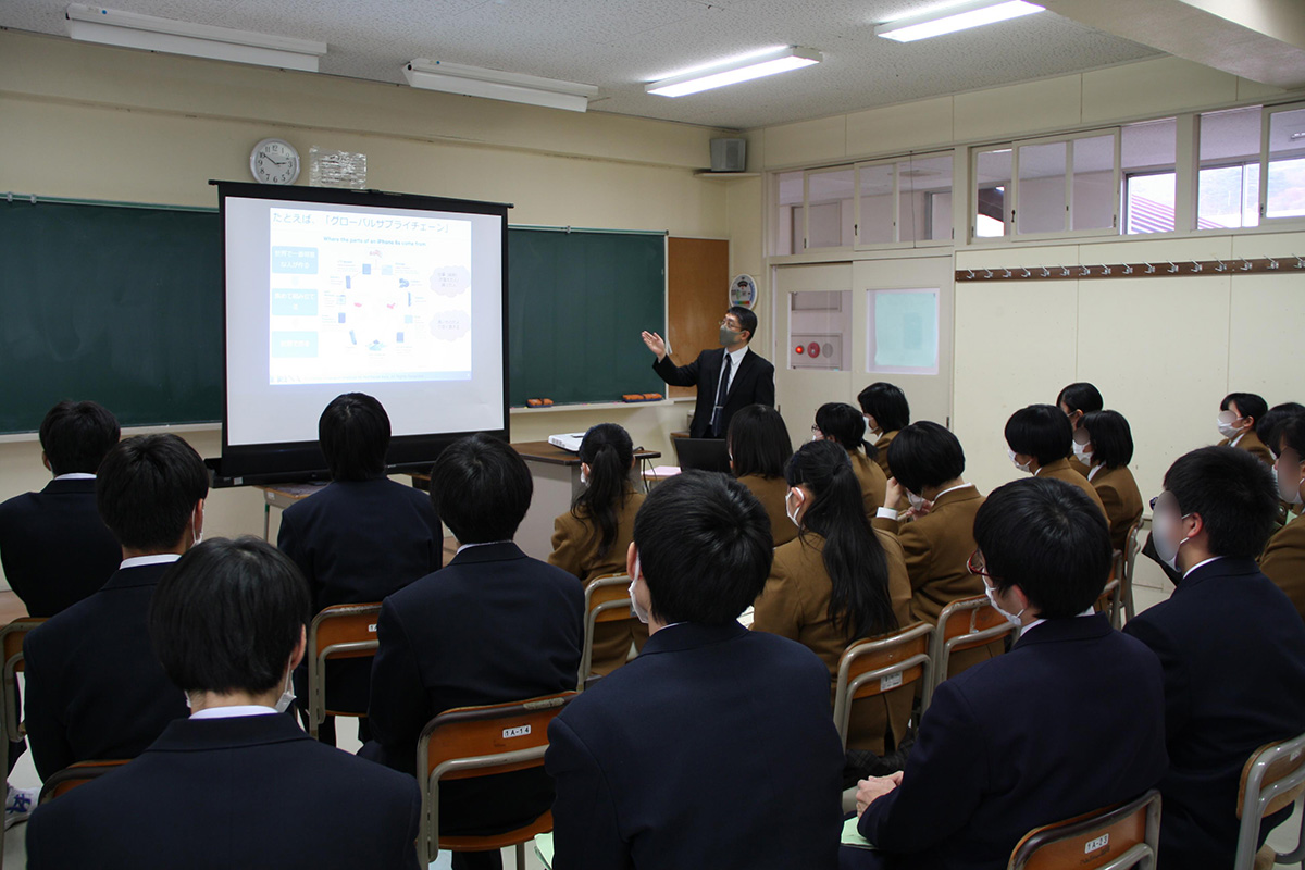 岩手県：岩手県立大迫高等学校（高校１年生　27名）テーマ：「グローバル化」って何だろう？講　師：公益財団法人環日本海経済研究所